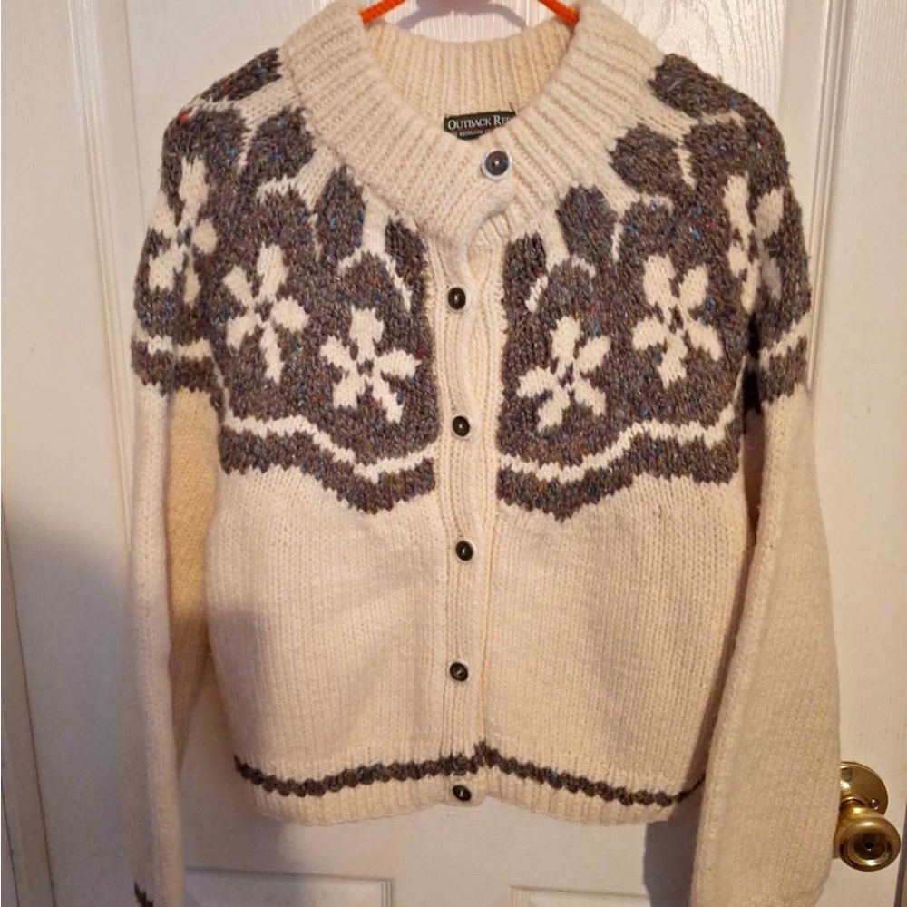 **ISO** Vintage Outback Red Women's Floral Knit Cardigan - Cream and Brown